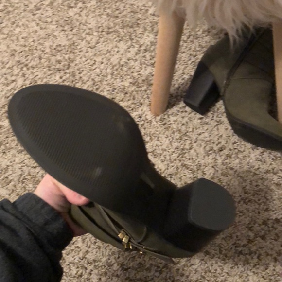 Never worn booties - Picture 2 of 2